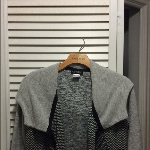 Ladies Hoodie. Size small. - Picture 2 of 2